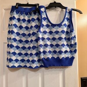 New ladies medium Listiele sleeveless sweater set